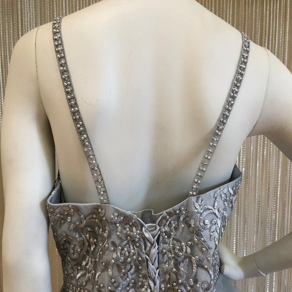 SHORT SILVER HALTER NECK CORSET DRESS - Picture 4 of 5